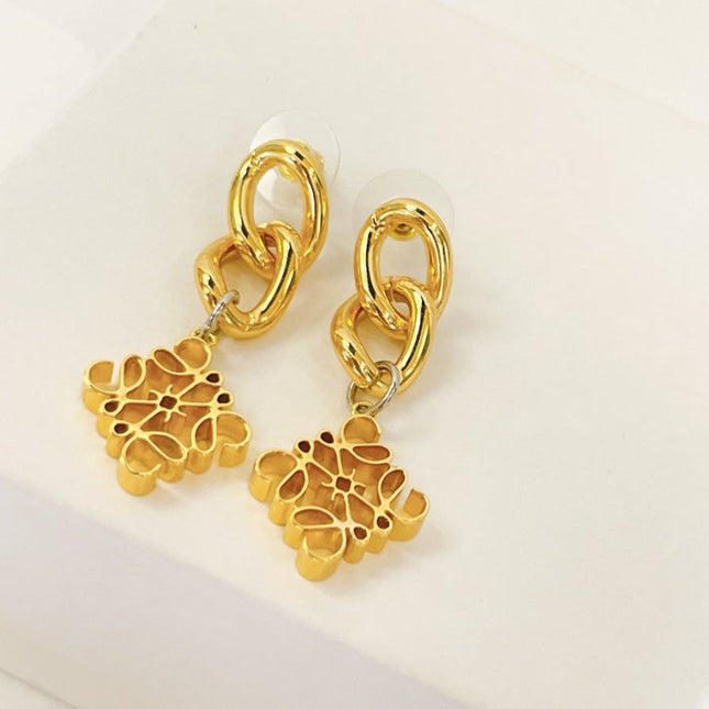 ANAGRAM 3 MOTIF DROP GOLD EARRINGS