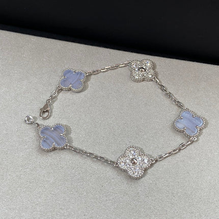 CLOVER 5 MOTIF SILVER CHALCEDONY DIAMOND BRACELET