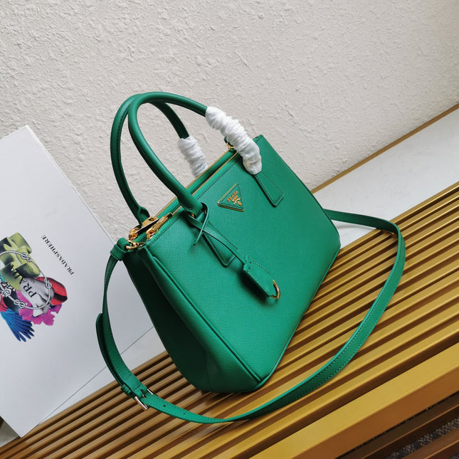 MEDIUM GALLERIA 28 GREEN SAFFIANO LEATHER