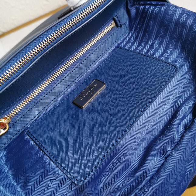 MEDIUM GALLERIA 28 BLUE SAFFIANO LEATHER