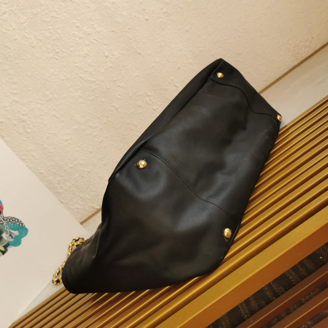 CHAIN TOTE 39 SOFT BLACK CALFSKIN