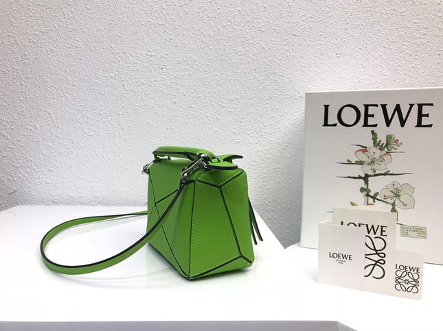 LOE MINI 18 PUZZLE BAG IN EMERALD GREEN CALFSKIN