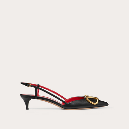 VLOGO SIGNATURE BLACK CALFSKIN SLINGBACK PUMP