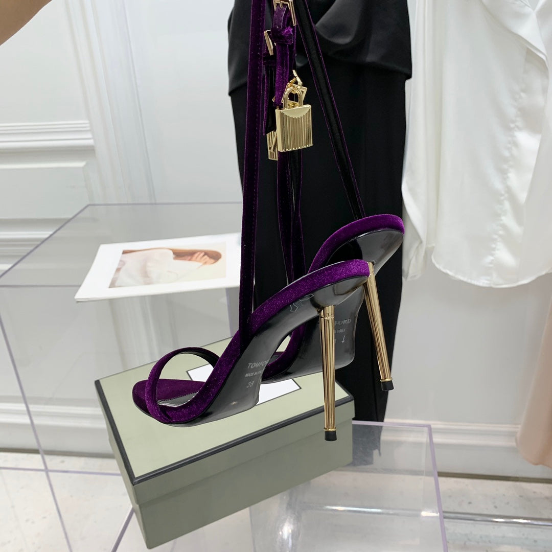 TOM FORD 26S GOLD BUCKLE HEELS 105 MM IN DARK PURPLE VELVET