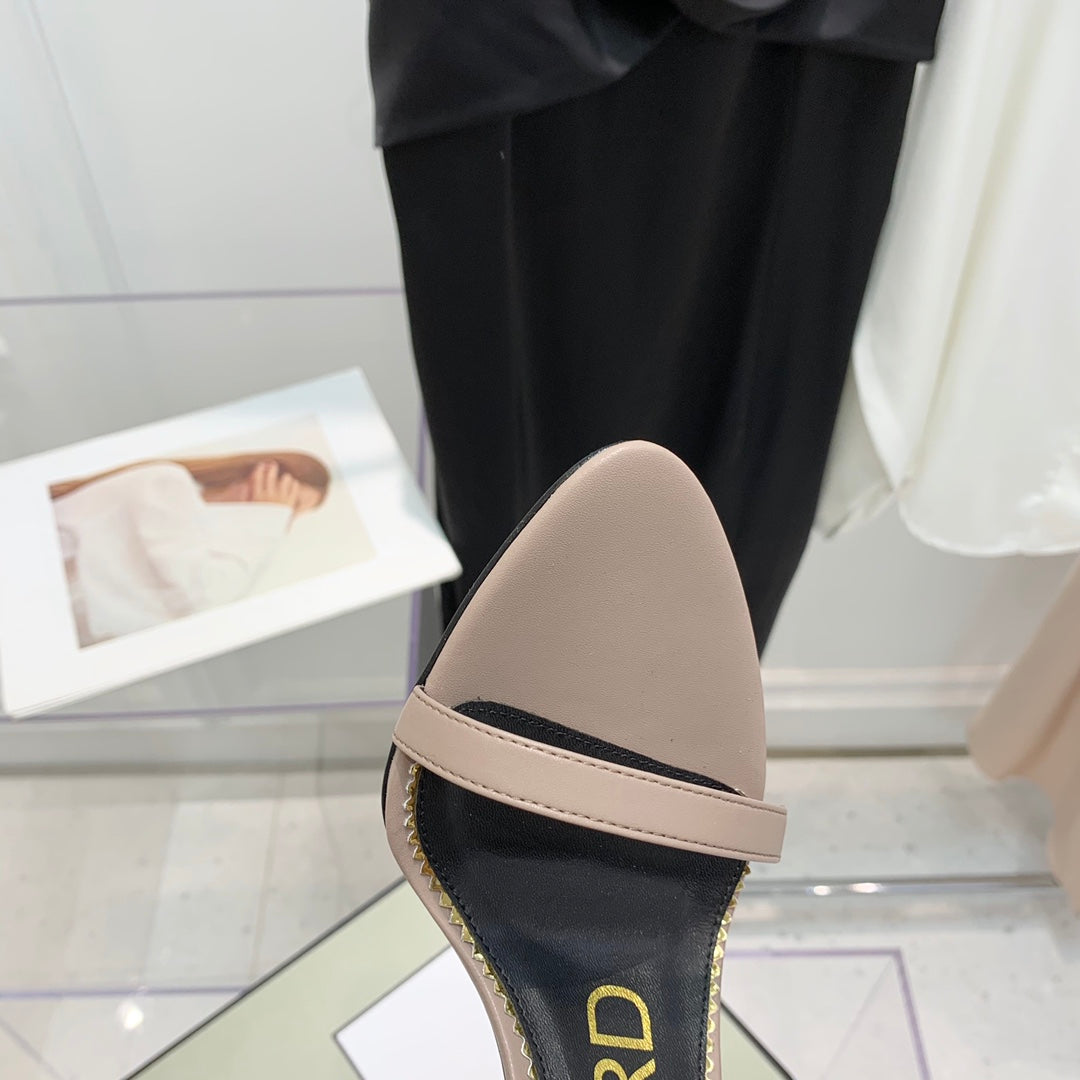 TOM FORD 26S GOLD BUCKLE HEELS 105 MM IN NUDE BEIGE LAMBSKIN