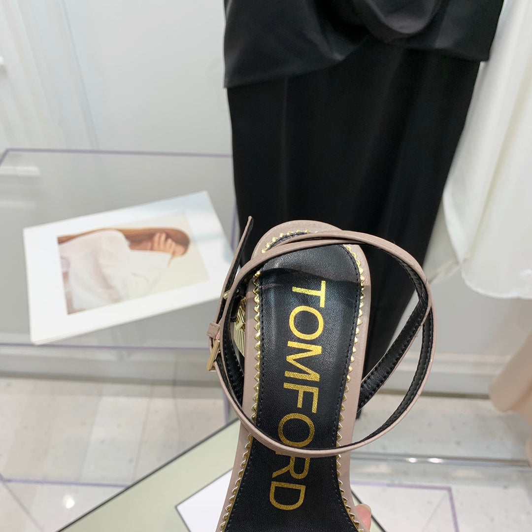 TOM FORD 26S GOLD BUCKLE HEELS 105 MM IN NUDE BEIGE LAMBSKIN