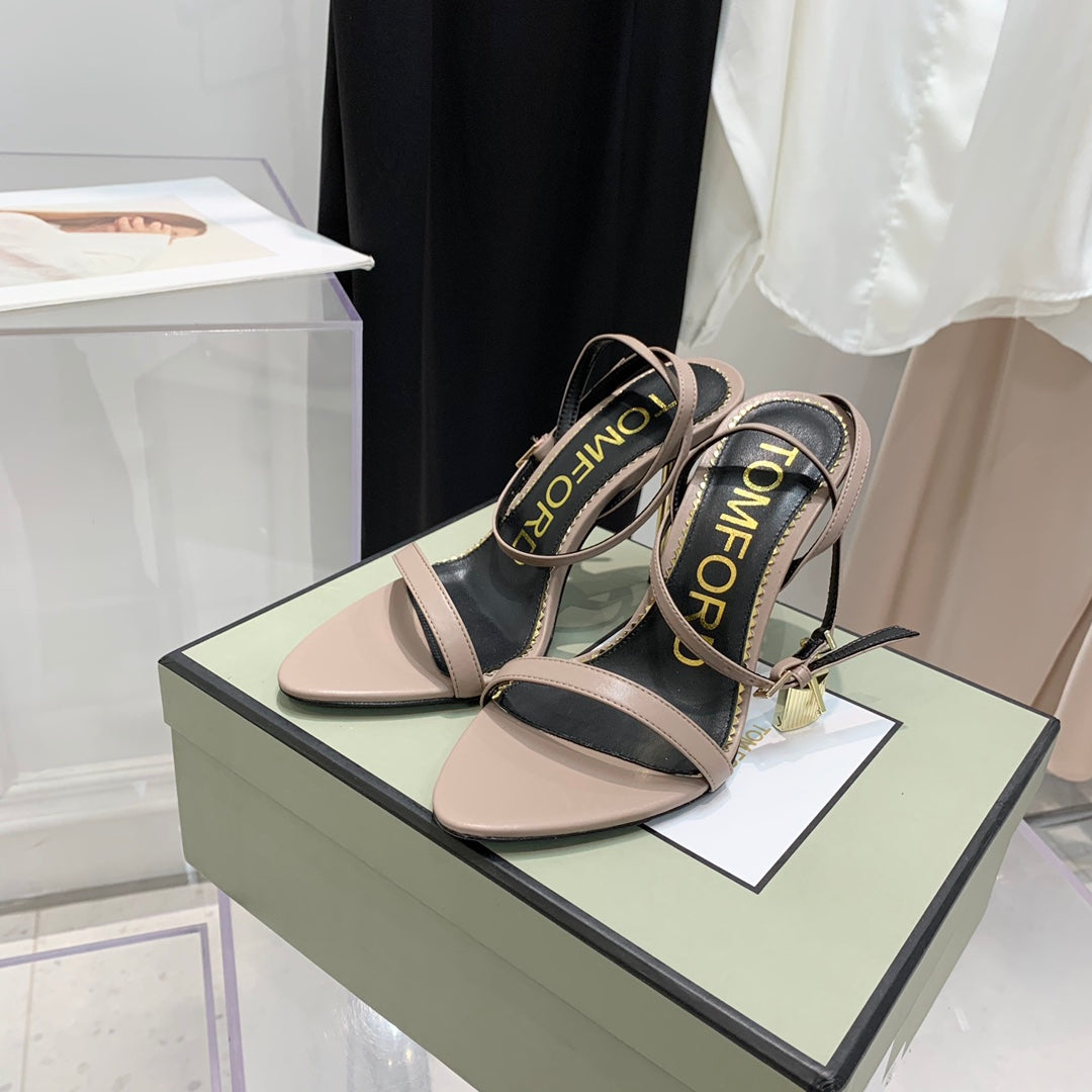 TOM FORD 26S GOLD BUCKLE HEELS 105 MM IN NUDE BEIGE LAMBSKIN