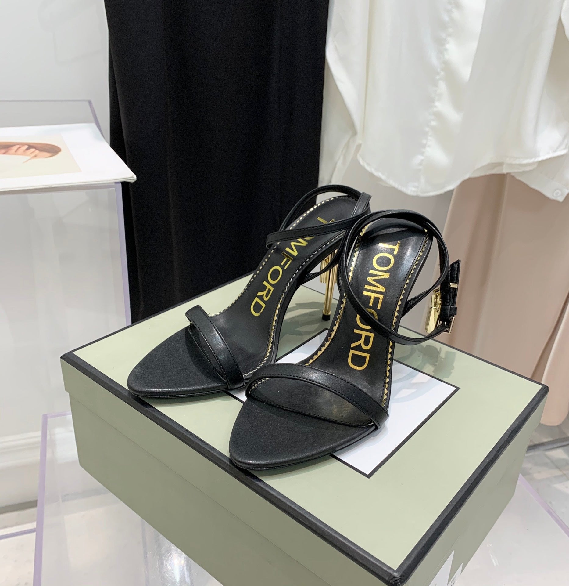 PADLOCK HIGH HEEL 10 CM SANDAL IN BLACK SHEEPSKIN