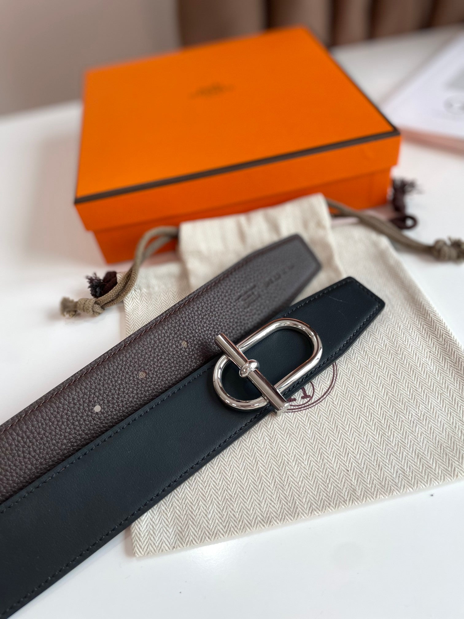 HM ITHAQUE BELT SILVER BUCKLE & REVERSIBLE CHOCOLATE BROWN AND BLACK LEATHER STRAP 38MM