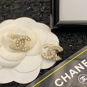 CHANEL 26S DOUBLE C LOGO PEARL & PAVE CRYSTAL STUD EARRINGS IN GOLD METAL 633340