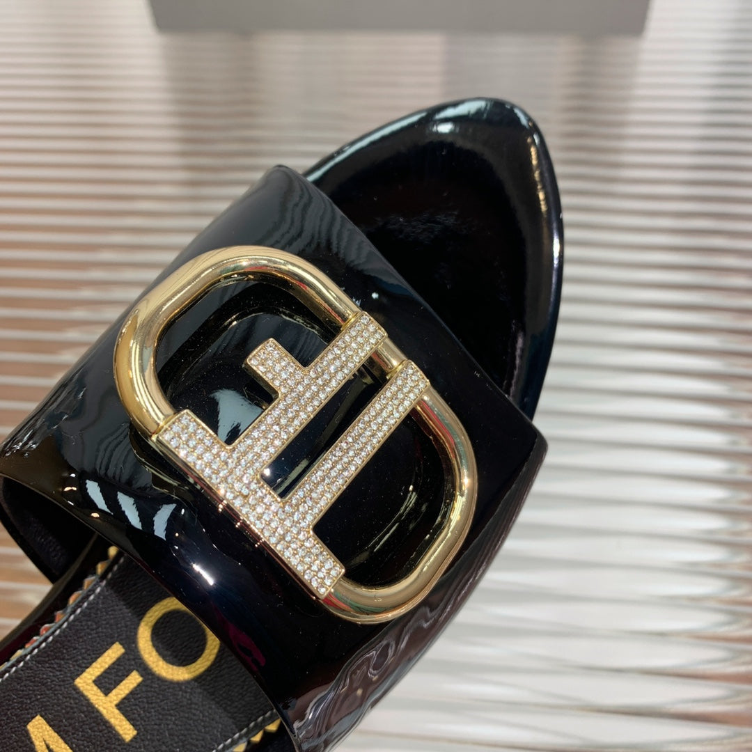 FLAT SLIDE IN BLACK METALLIC CALFSKIN