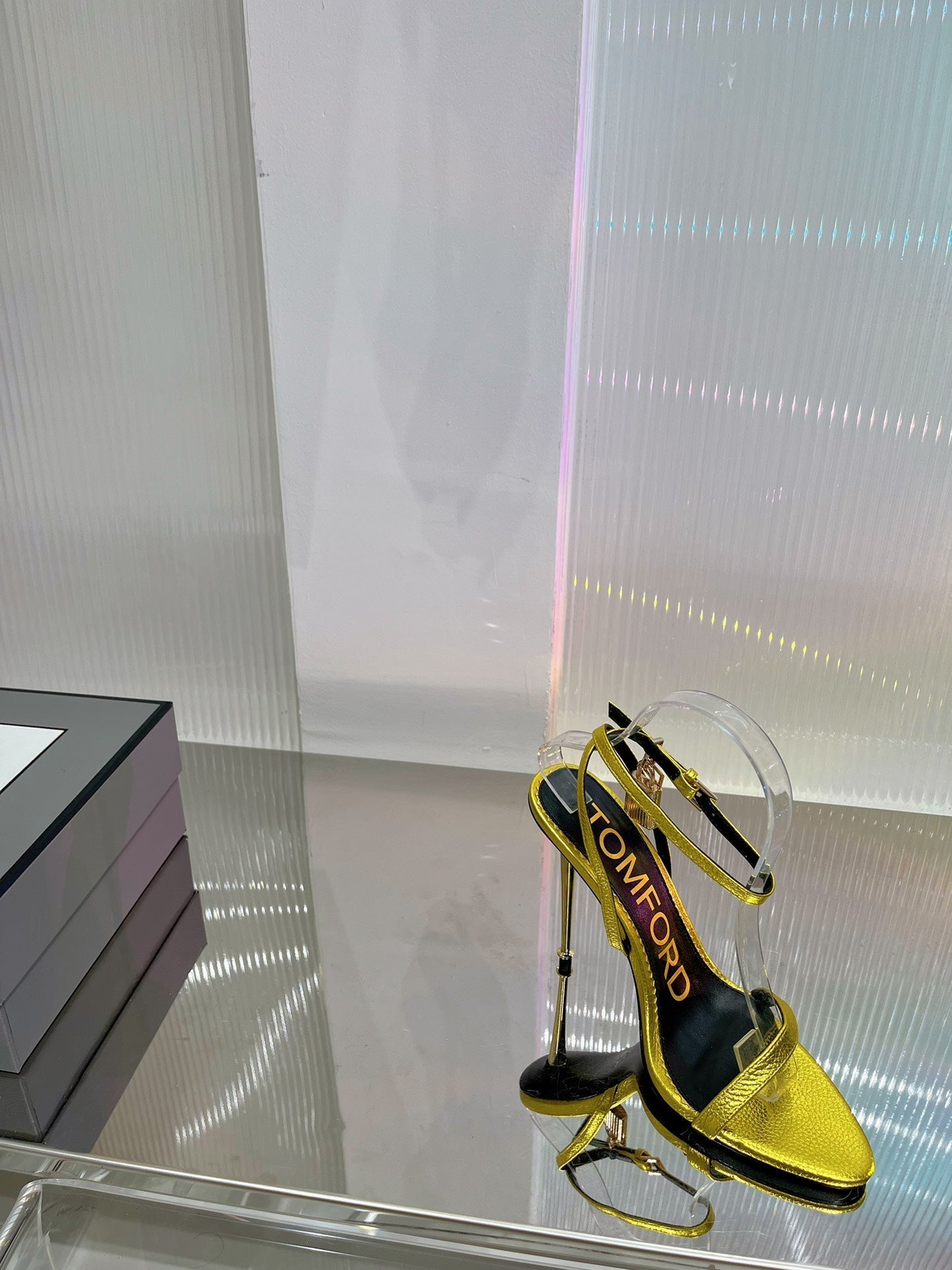 PADLOCK HIGH HEEL 10 CM SANDAL IN LIGHT GOLD SHEEPSKIN