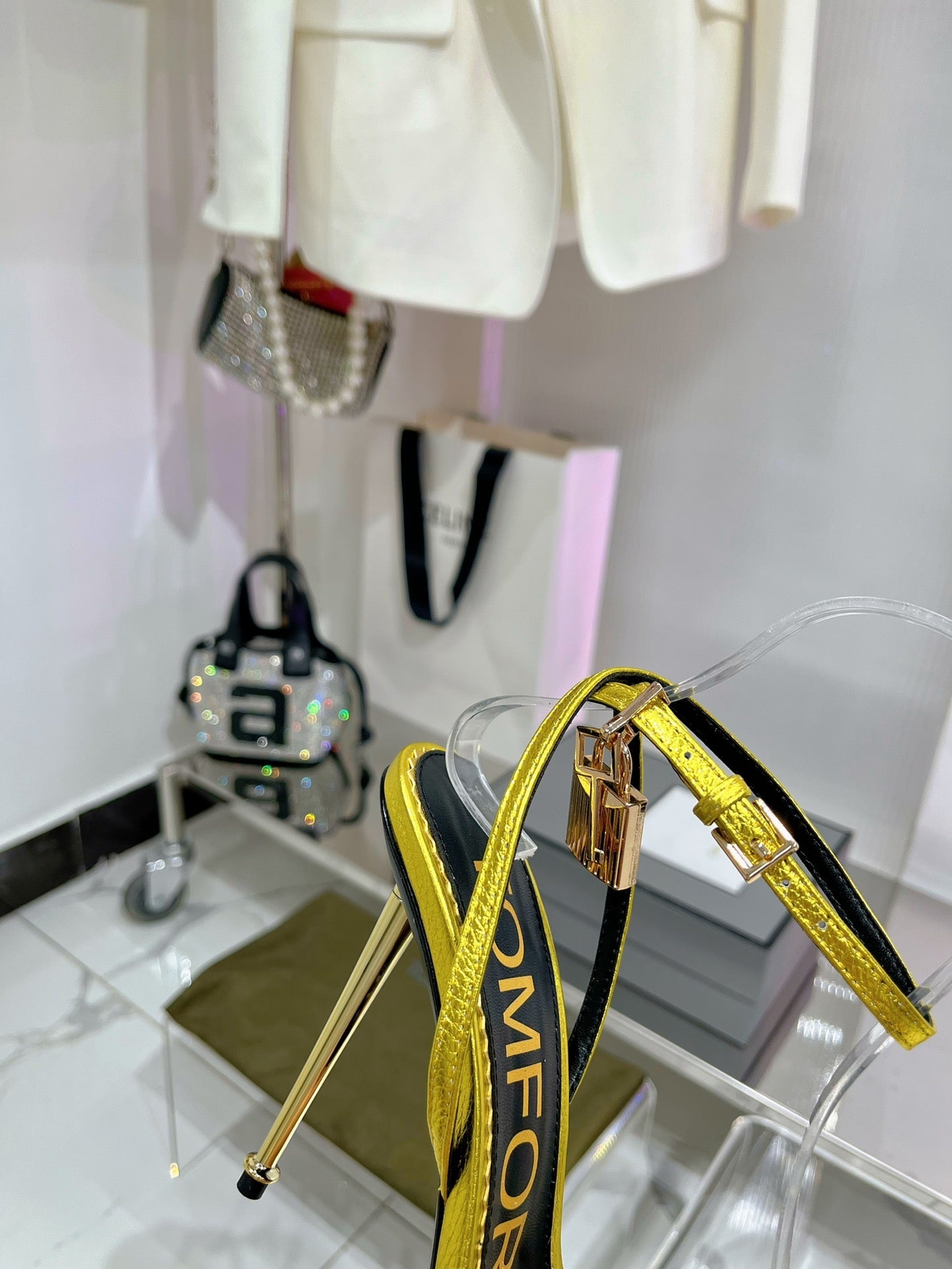 PADLOCK HIGH HEEL 10 CM SANDAL IN LIGHT GOLD SHEEPSKIN