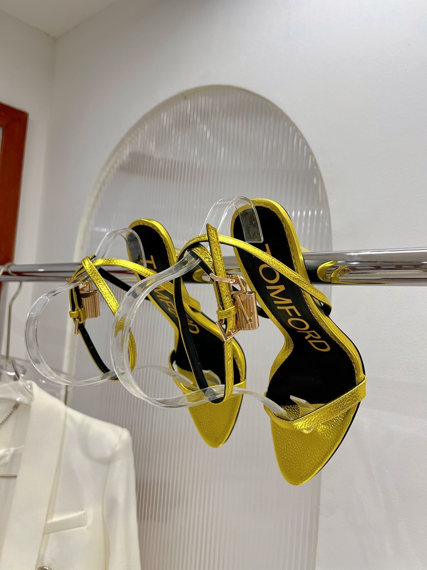 PADLOCK HIGH HEEL 10 CM SANDAL IN LIGHT GOLD SHEEPSKIN