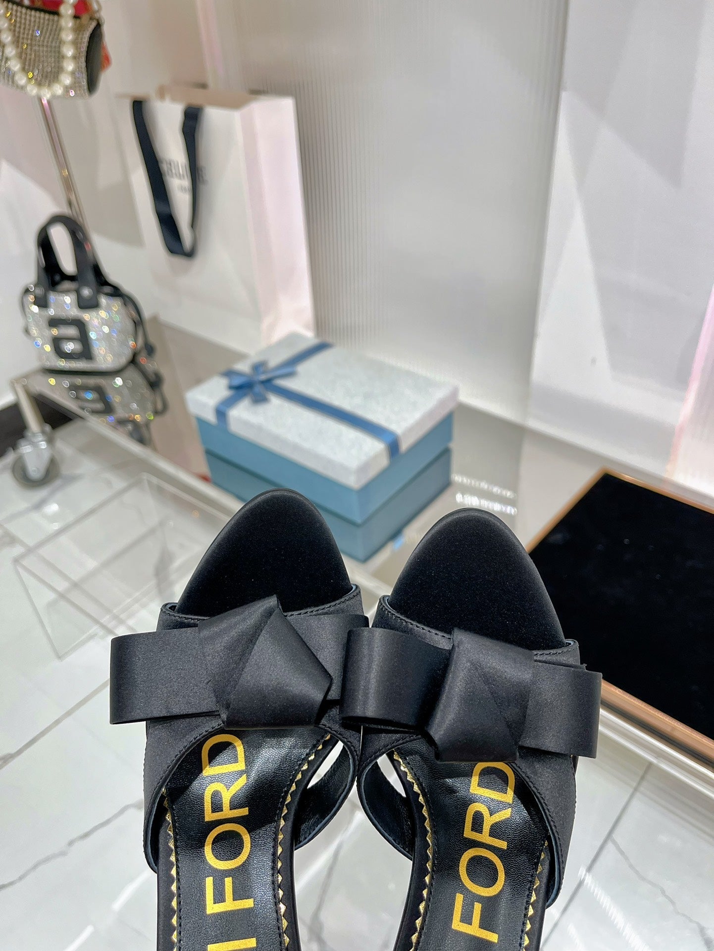 HIGH HEELS 11 CM IN BLACK PURE SILK AND LAMBSKIN