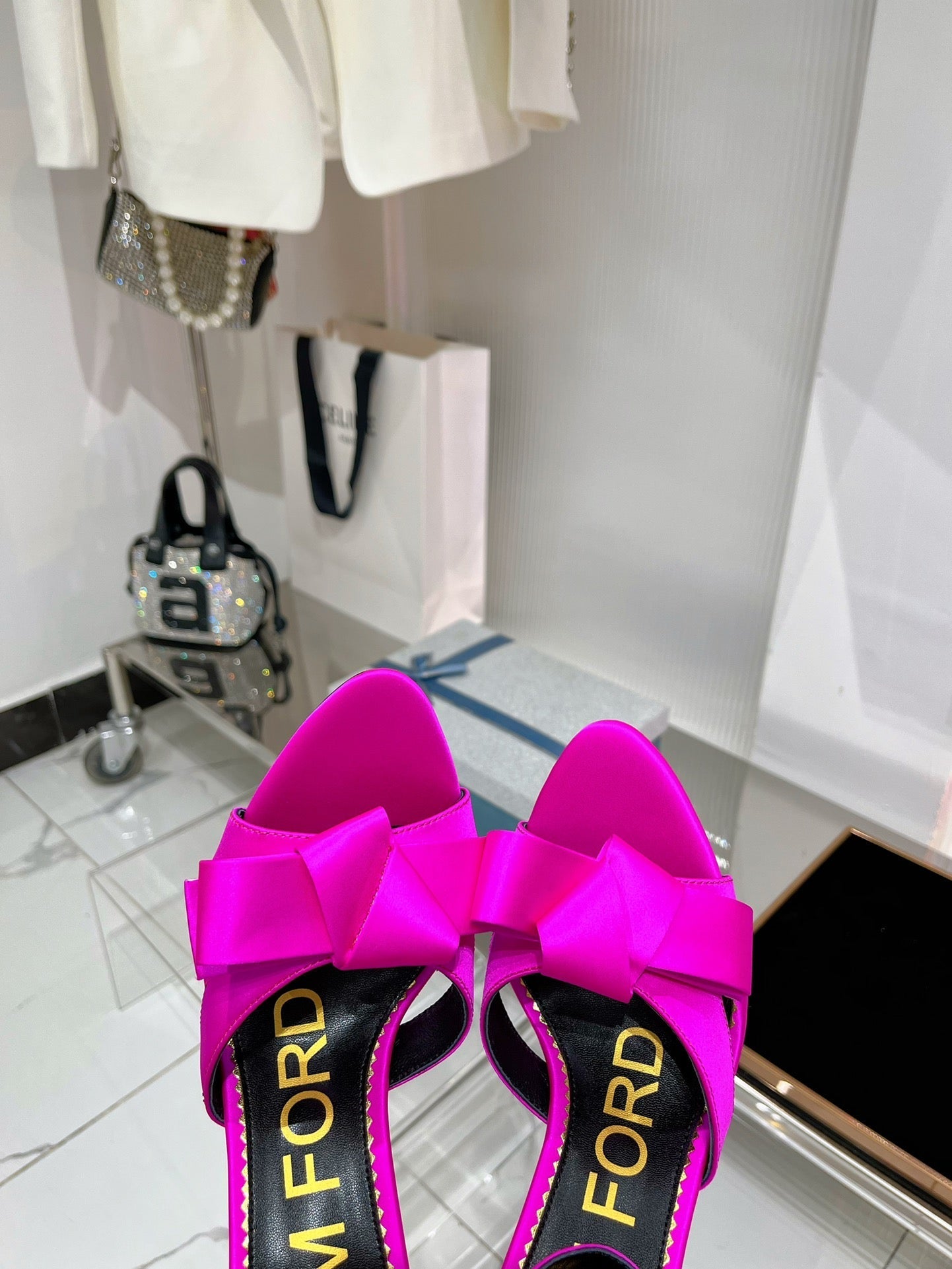 HIGH HEELS 11 CM IN BRIGHT PINK PURE SILK AND LAMBSKIN