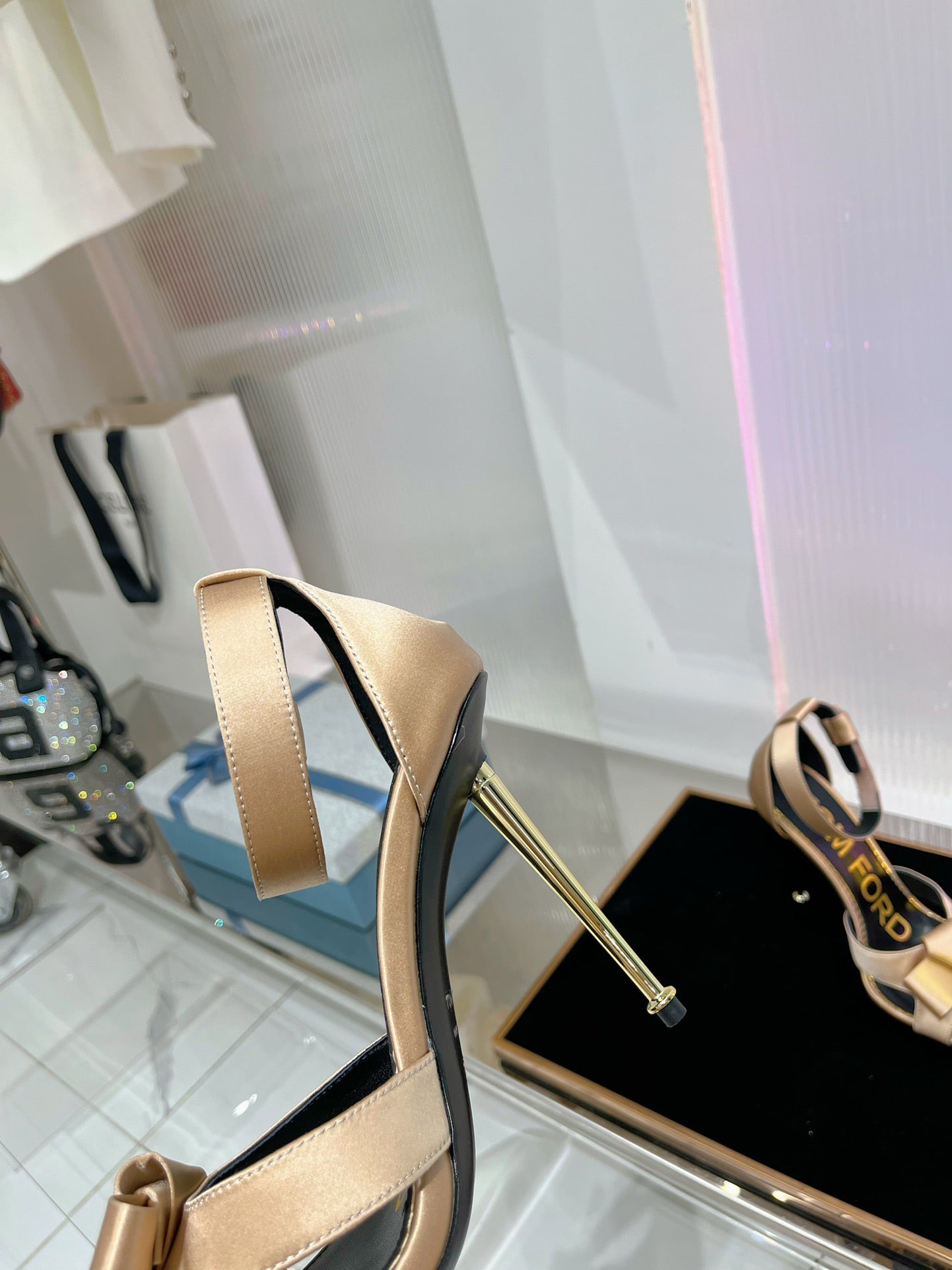 HIGH HEELS 11 CM IN FAWN GOLD PURE SILK AND LAMBSKIN