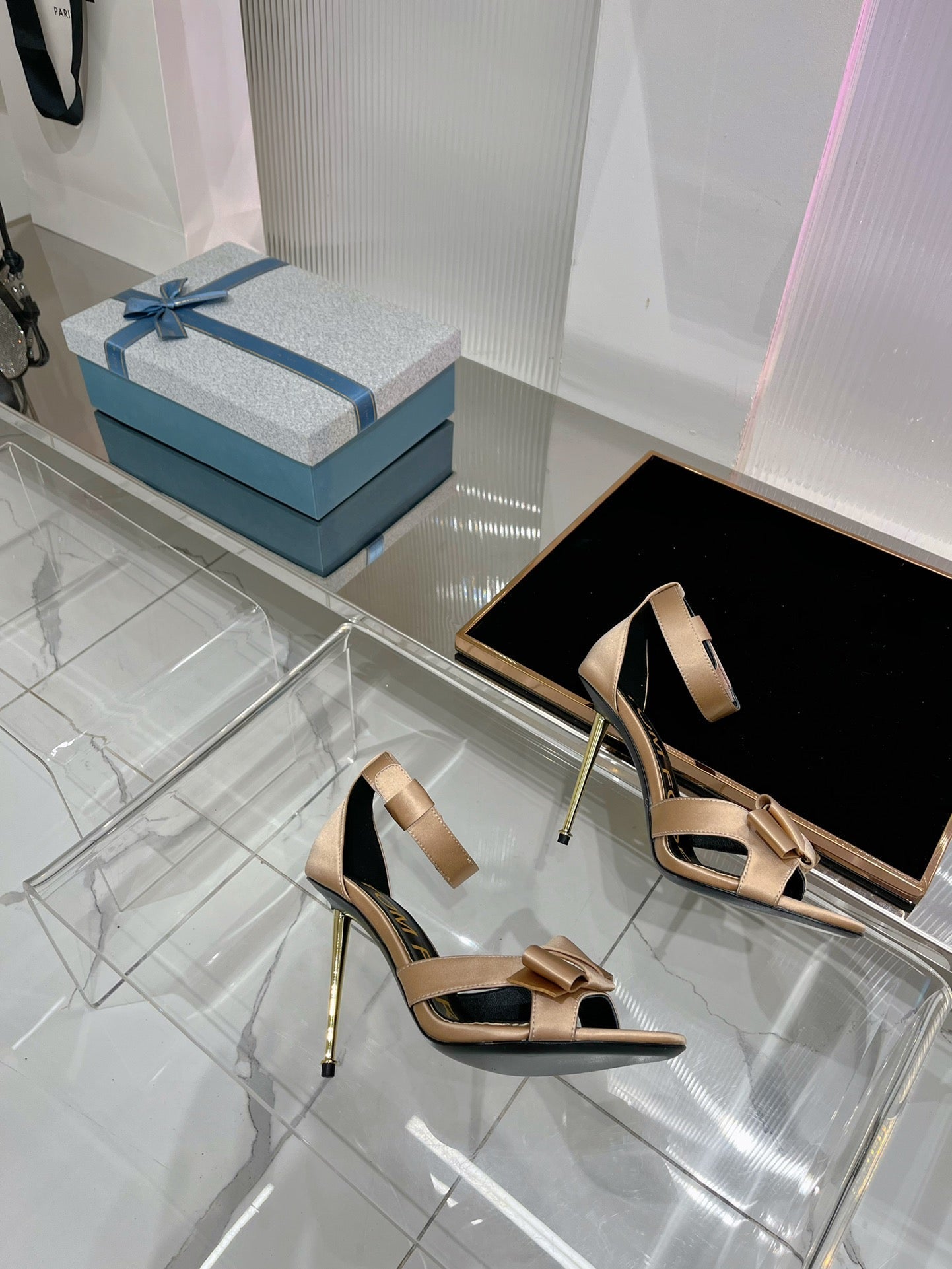 HIGH HEELS 11 CM IN FAWN GOLD PURE SILK AND LAMBSKIN