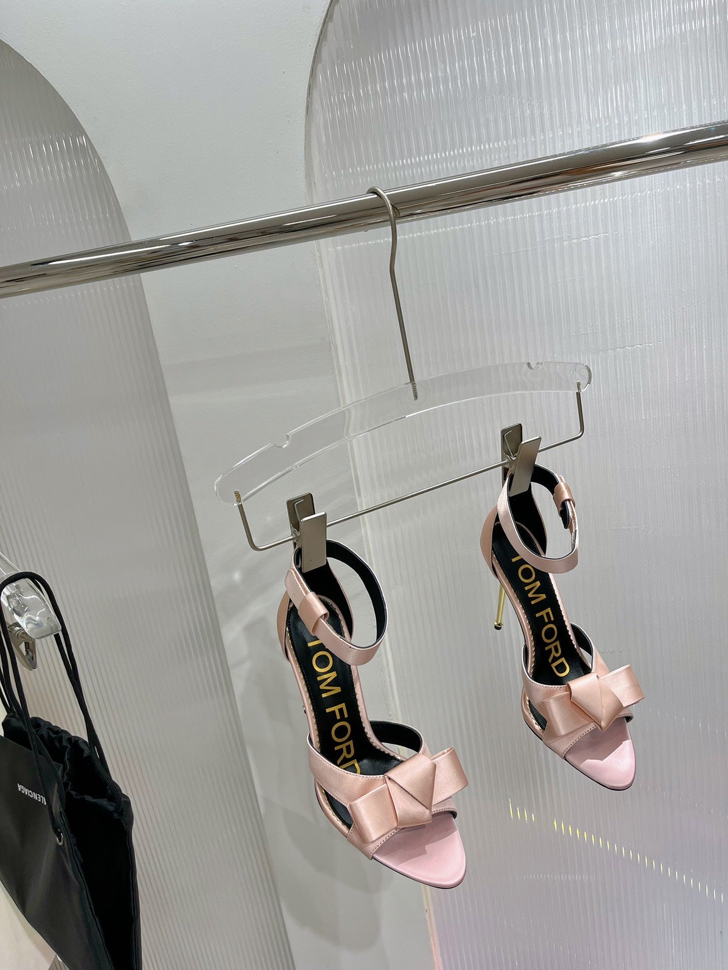 HIGH HEELS 11 CM IN PEACH PINK PURE SILK AND LAMBSKIN