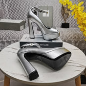 PADLOCK PLATFORM PEEP TOE PUMP 14 CM IN SILVER GRAINED CALFSKIN