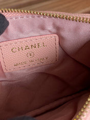 CC CLASSIC SMALL 15 ZIPPED POUCH IN LIGHT PINK GRAINED CALFSKIN