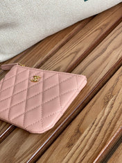 CC CLASSIC SMALL 15 ZIPPED POUCH IN LIGHT PINK GRAINED CALFSKIN