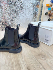 ANKLE BOOTS IN BLACK PATENT CALFSKIN