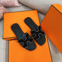 0ran Sandal Calfskin Rhinestone Black