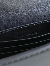 SIGNATURE CHAIN BAG 21 IN BLACK CALFSKIN