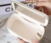 CHANEL 25S VANITY BAG 17 CM IN WHITE LAMBSKIN WITH PEARL STRAP
