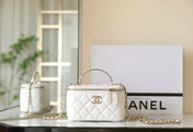 CHANEL 25S VANITY BAG 17 CM IN WHITE LAMBSKIN WITH PEARL STRAP