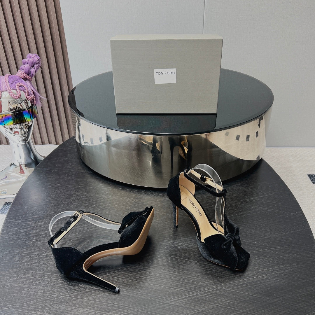 HIGH HEEL 10 SANDAL IN BLACK VELVET WITH BOW