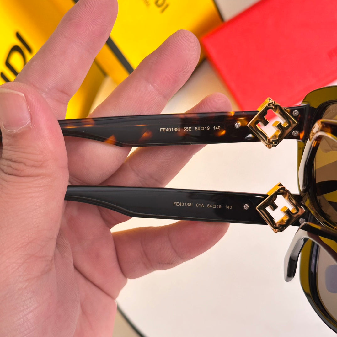 ROMA SQUARE FRAME SUNGLASSES FE40138I IN ACETATE