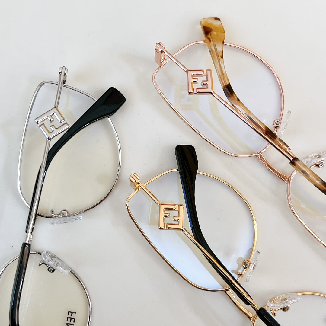 TRAVEL GEOMETRIC FRAME SUNGLASSES FE40152U IN METAL