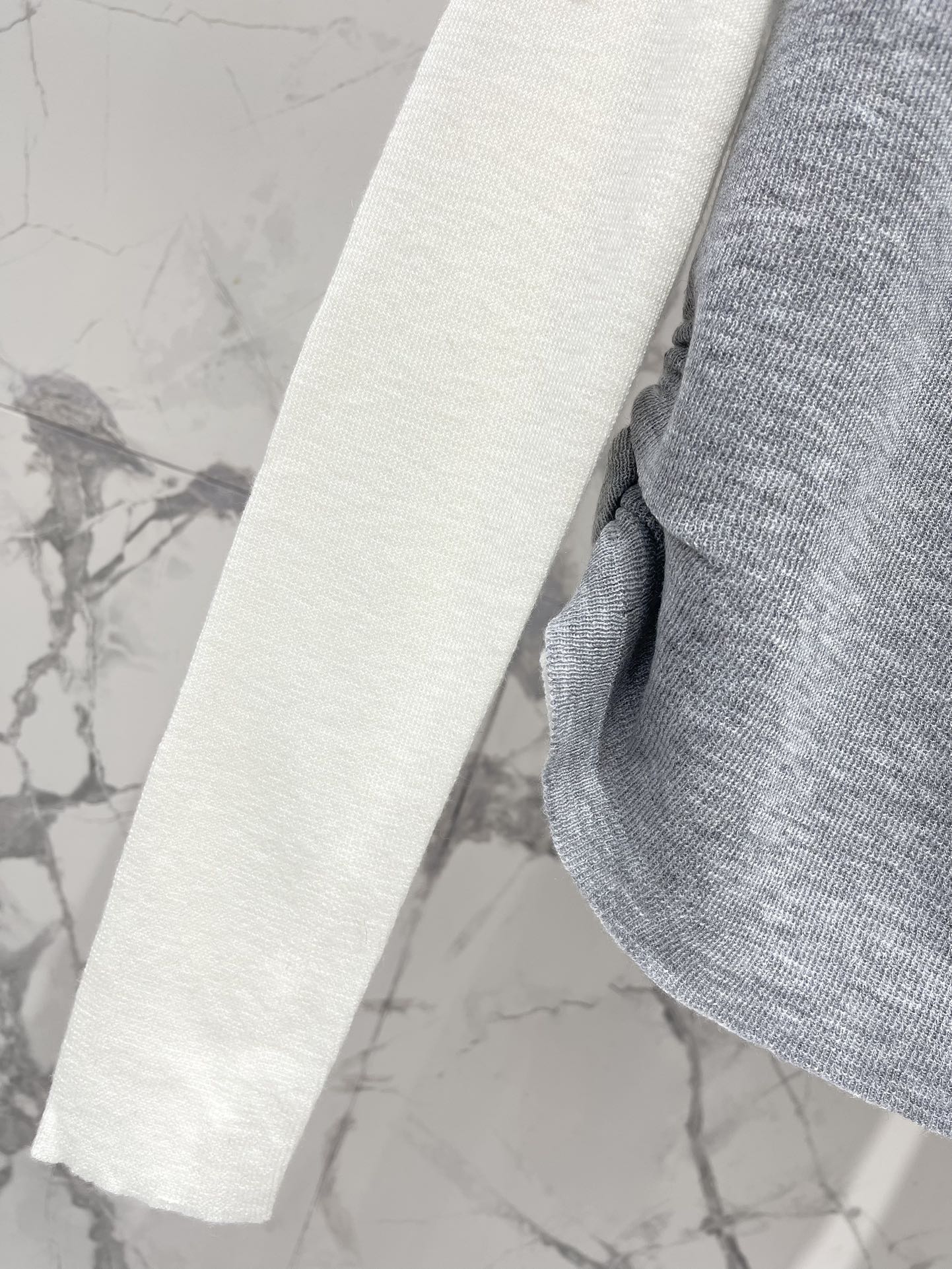 MIUMIU KNIT TOP STYLE 333