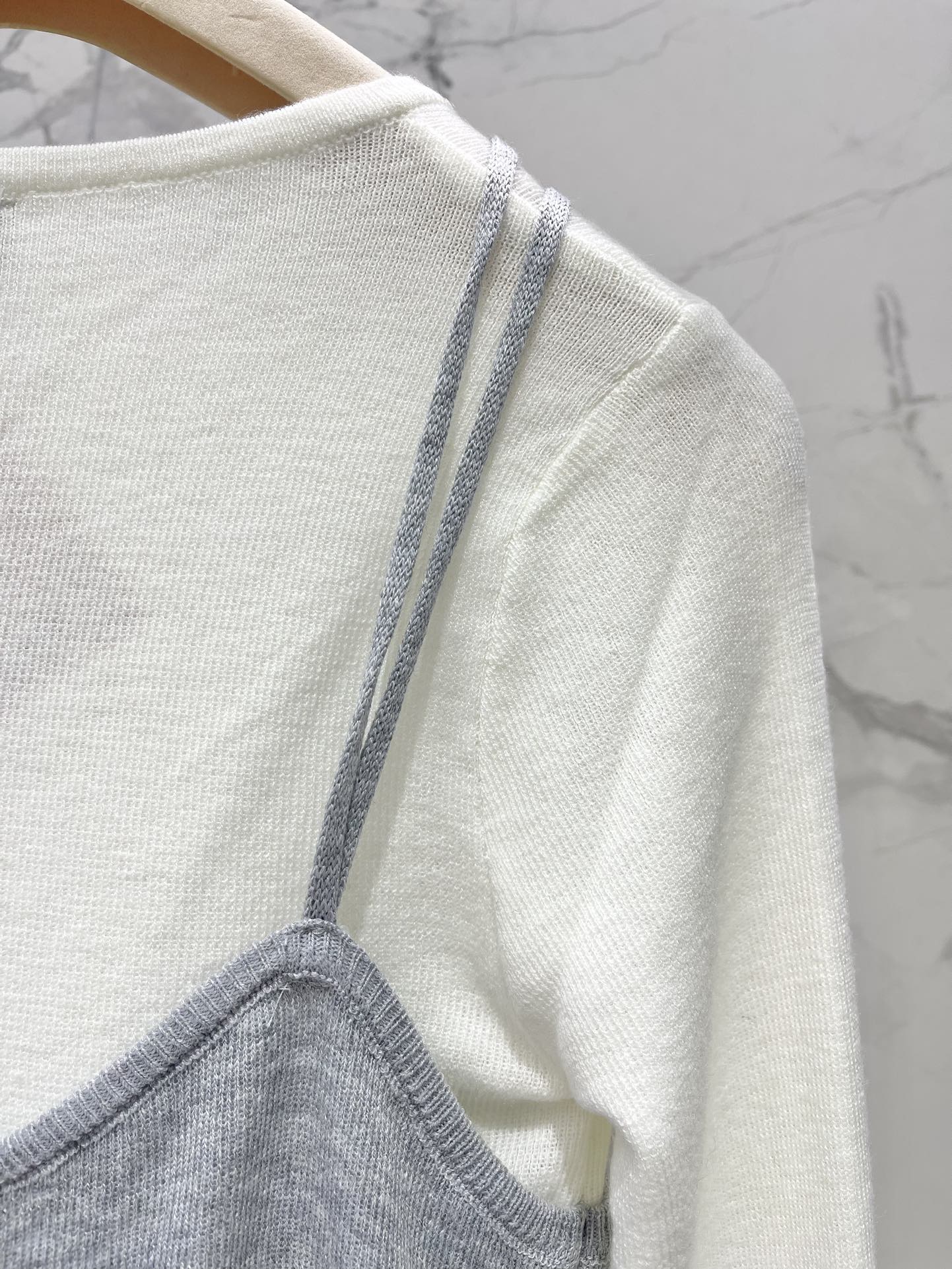 MIUMIU KNIT TOP STYLE 333