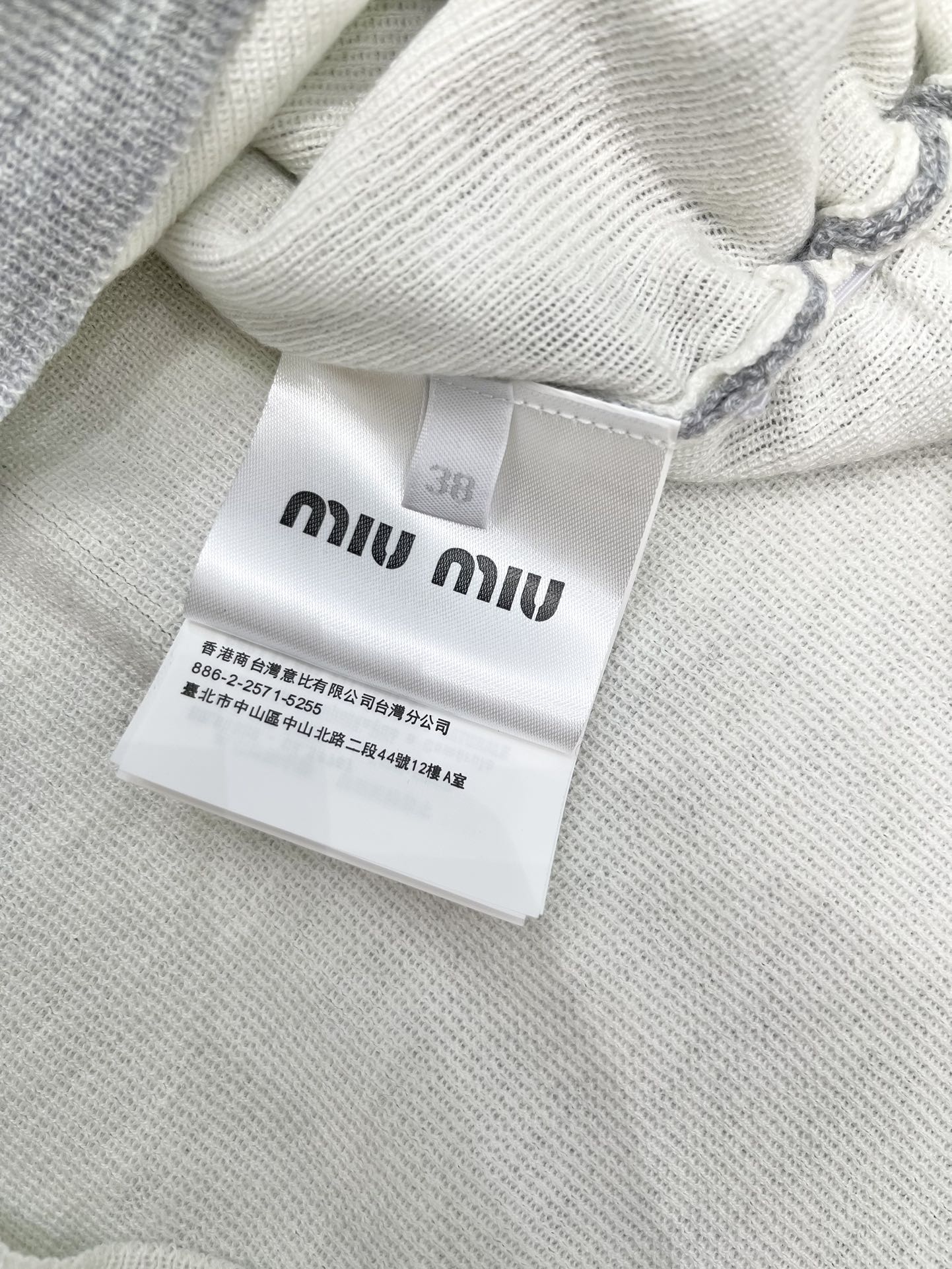MIUMIU KNIT TOP STYLE 333