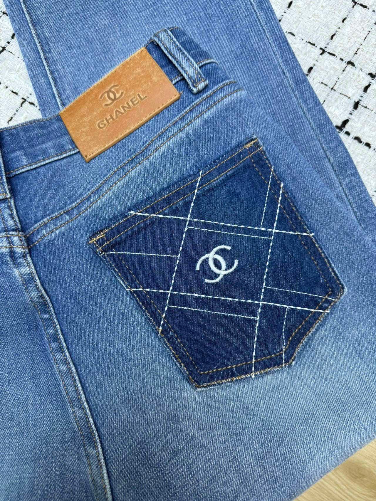 CHANEL 26S FLARED JEANS 757