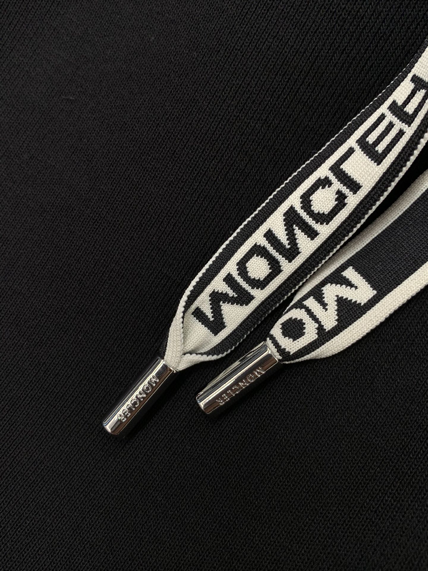 MONCLER 25S PANTS 283