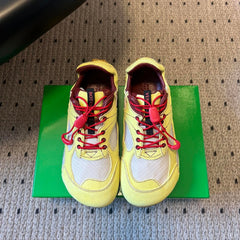 BOTTEGA VENETA 26S SNEAKERS IN LIGHT YELLOW SUEDE AND CREAM WHITE MESH FABRIC