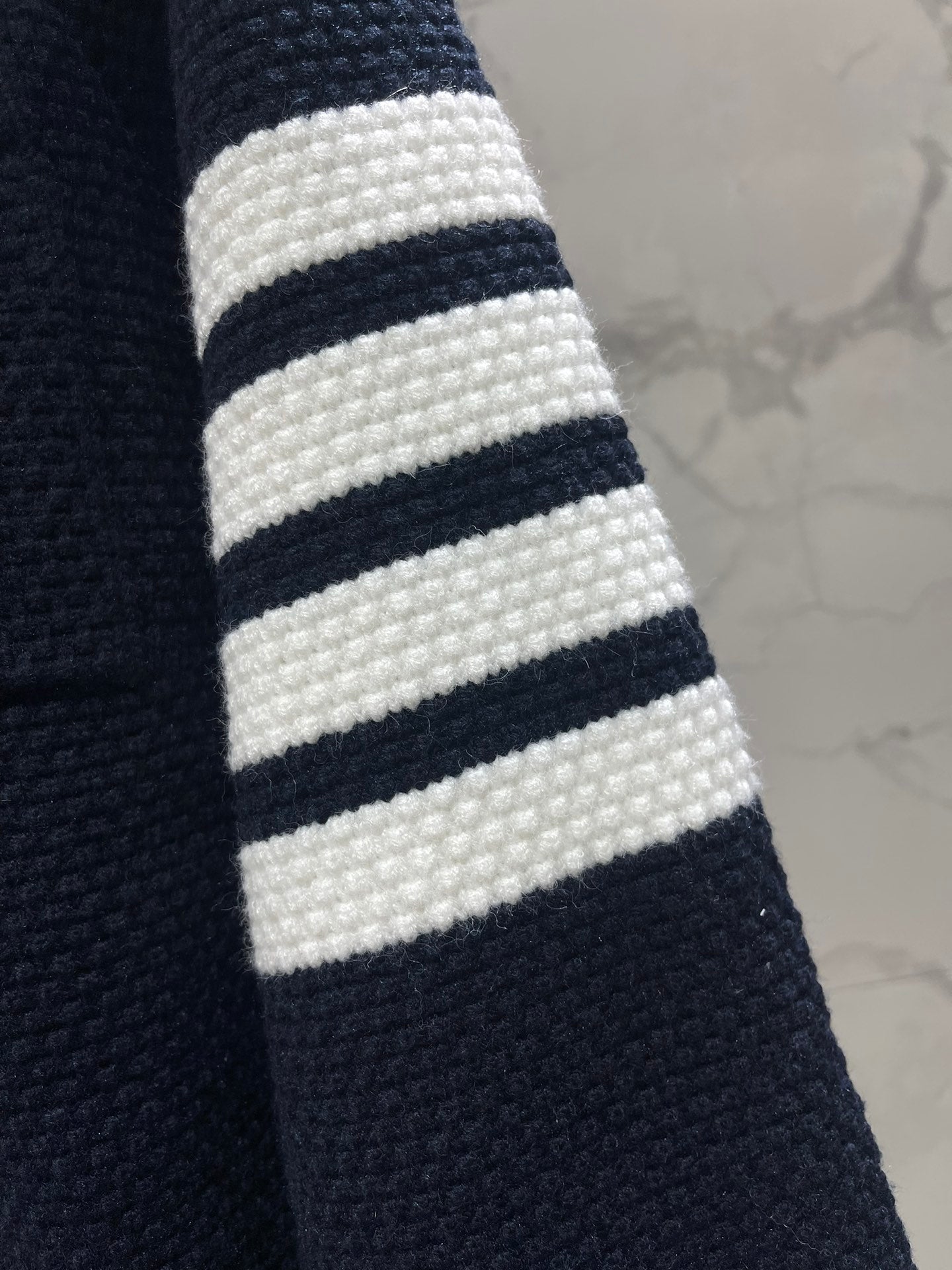 THOM 26S CARDIGAN STYLE 10