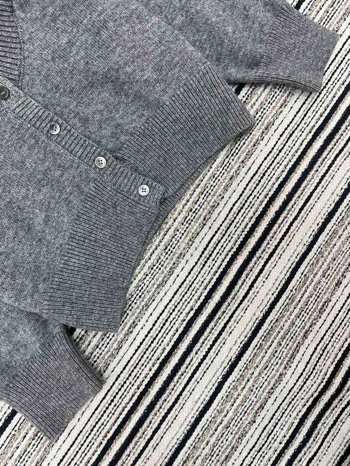 MIUMIU 26S KNIT SHORT SLEEVED T-SHIRT 943