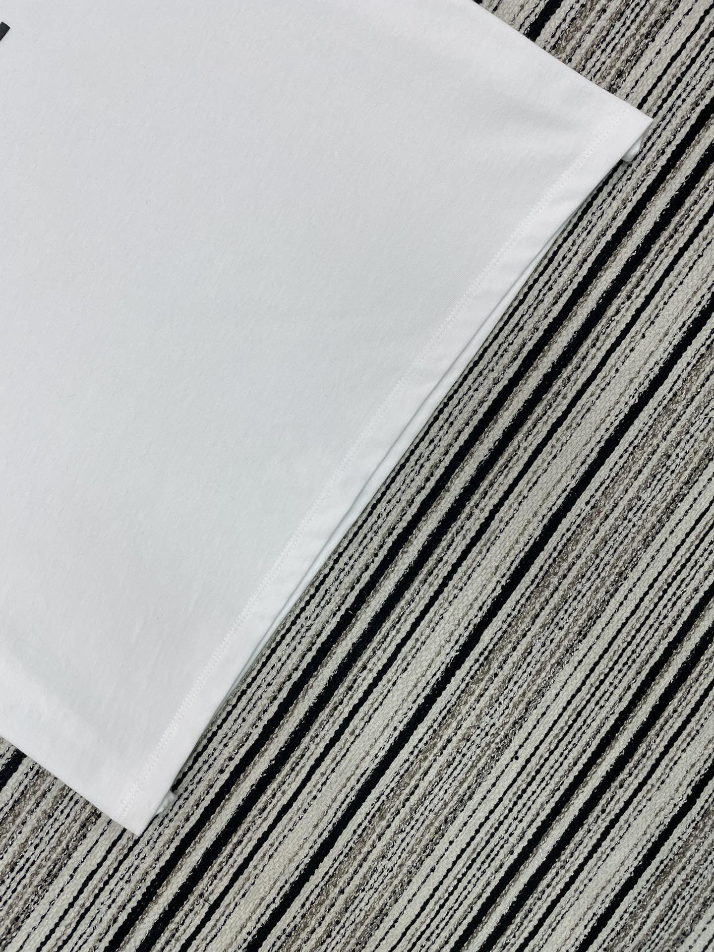 CELINE 26S SHORT SLEEVE T-SHIRT 112