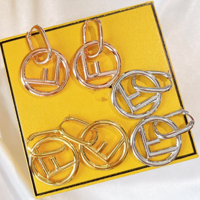 F LOGO EARRINGGS