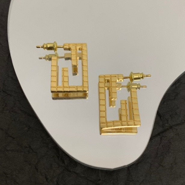 FF BAGUETTE MOTIF SHAPED GOLD EARRINGS