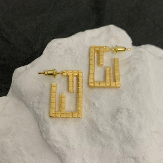 FF BAGUETTE MOTIF SHAPED GOLD EARRINGS