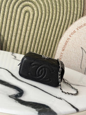 25P VANITY 17 CAVIAR WITH HANDLE METAL IN BLACK CALFSKIN SILVER HARDWARE