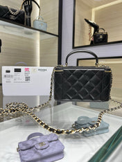 VANITY 17 TOP HANDLE IN BLACK QUILTED LAMBSKIN GOLD HARDWARE