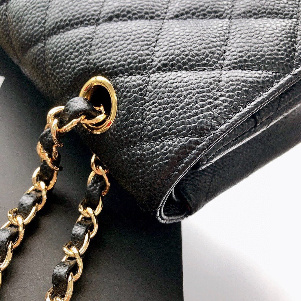 FLAP BAG 25 IN BLACK CAVIAR LEATHER GOLD HARDWARE