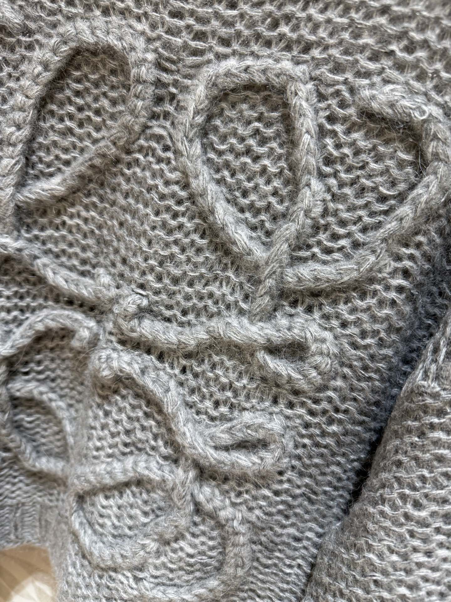 LOEWE SWEATER IN GREY KNITTING